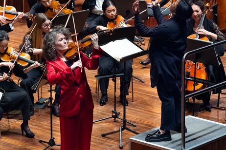 1. Konzertmeisterin Annedore Oberborbeck beim 3. Symphoniekonzert der Saison 24/25