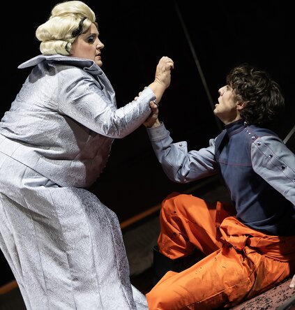 Petra Alexandra Pippan (Großfürstin), Tommy Fischnaller-Wachtler (Iwan Kaljajew)