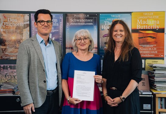 Markus Lutz (Geschäftsführender Kaufmännischer Direktor des TLT), Beate Palfrader (Obfrau des Theater Verbandes Tirol), Irene Girkinger (Geschäftsführende Intendantin des TLT) (v.l.)